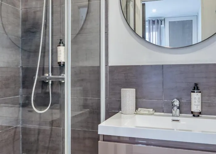 Savonnerie Cathedrale 2 Avec Ascenseur Proche Cathedrale !